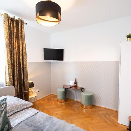 Clicktheflat Stawki Apart Rooms Varşovia Exterior foto